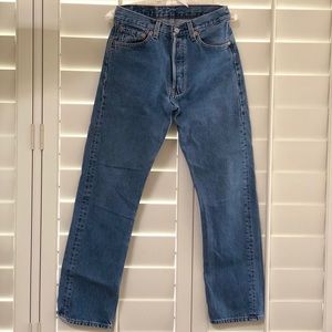 SOLD - Vintage Levi’s 29/30